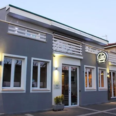 Della Contrada Hotel